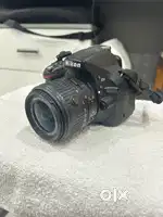 Nikon D5200 DSLR Camera with Lens, Charger & Bag – Good Condition