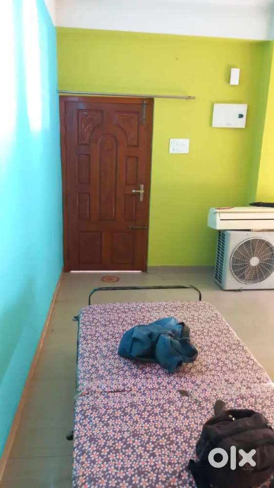 Tiles Flooring Two Bhk Flat With Attached B/K at Vip road,Rent 15K