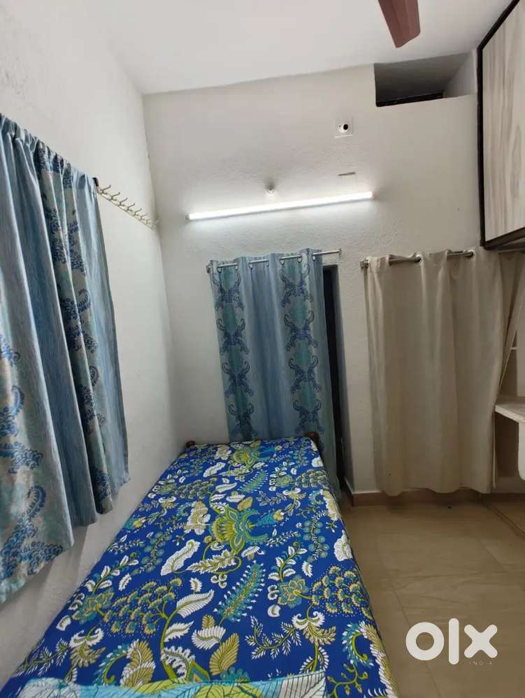 Fully Furnished Small AC Room rent in Nelakondapalli