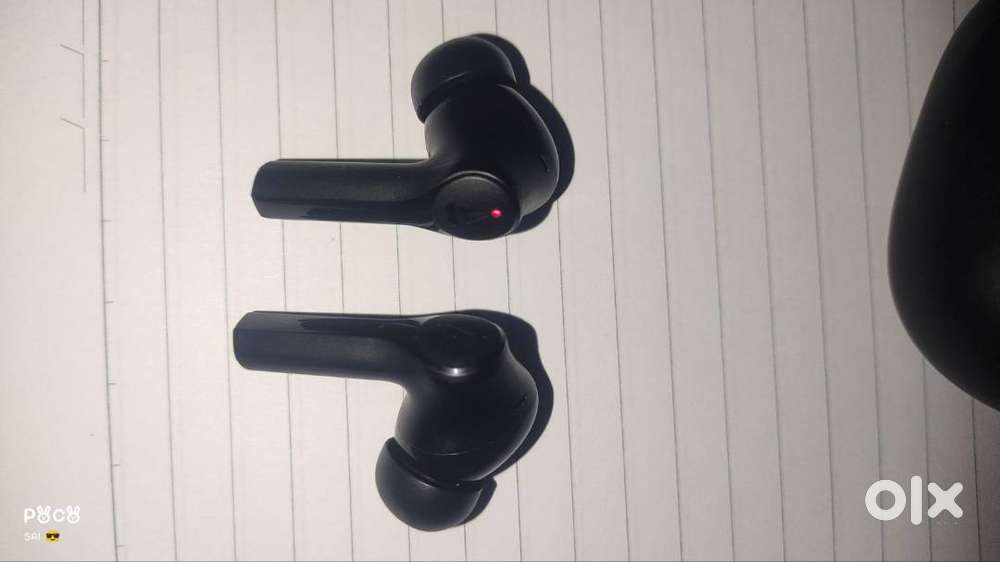 Boat Airdopes Supreme (airbuds)