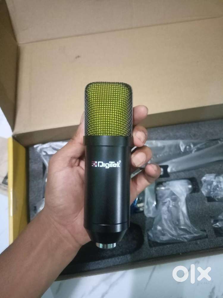 Digitek (DM 401) RGB USB Condenser Microphone Kit with BoomArm