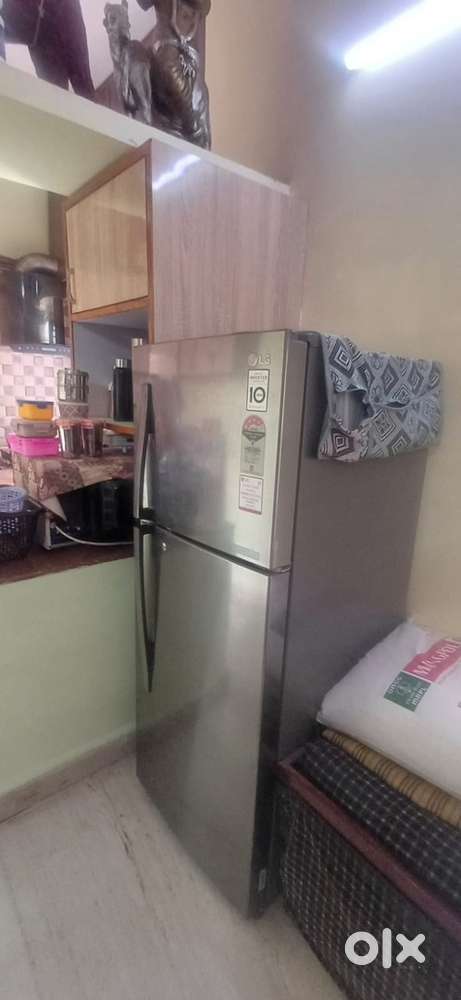 LG Refigerator - 256 litres