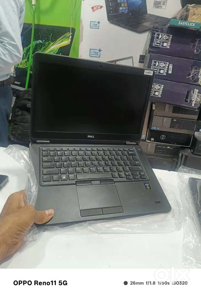 Dell i5 5the ram 8 SSD 256 gb new candision laptop 1 year