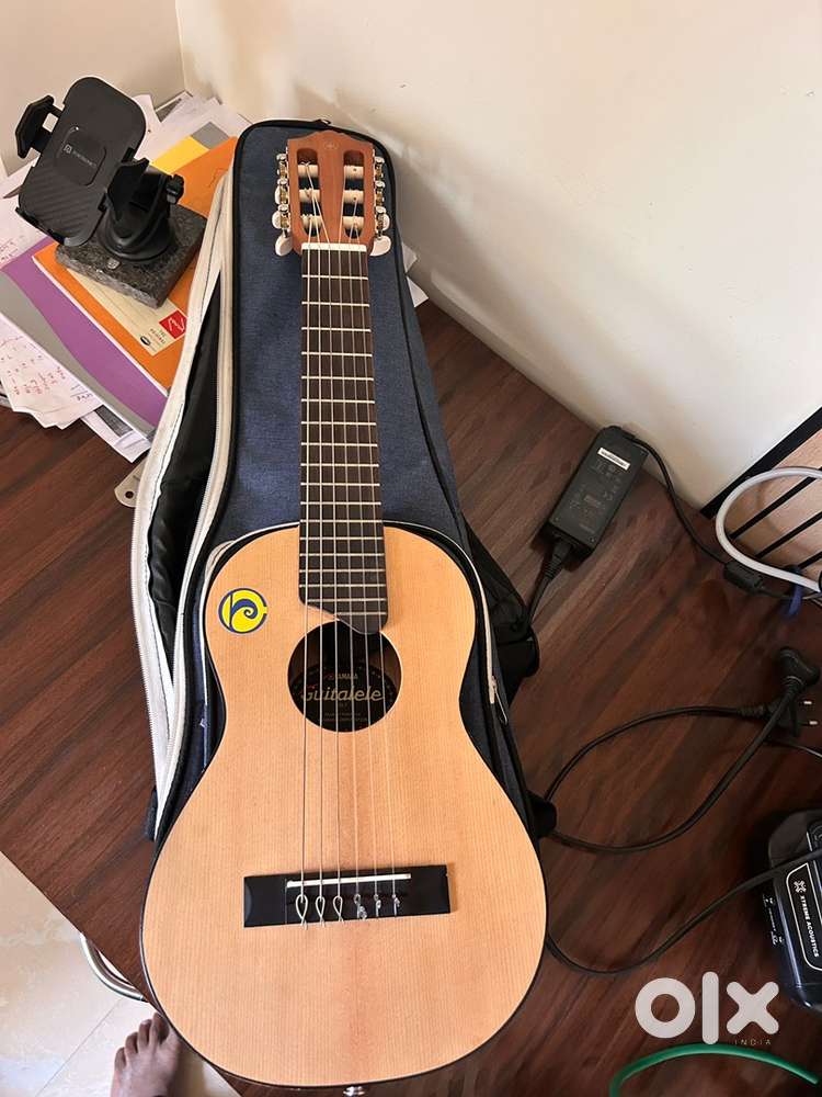 Yamha GL1 Guitalele guitar