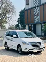 Toyota Innova 2015