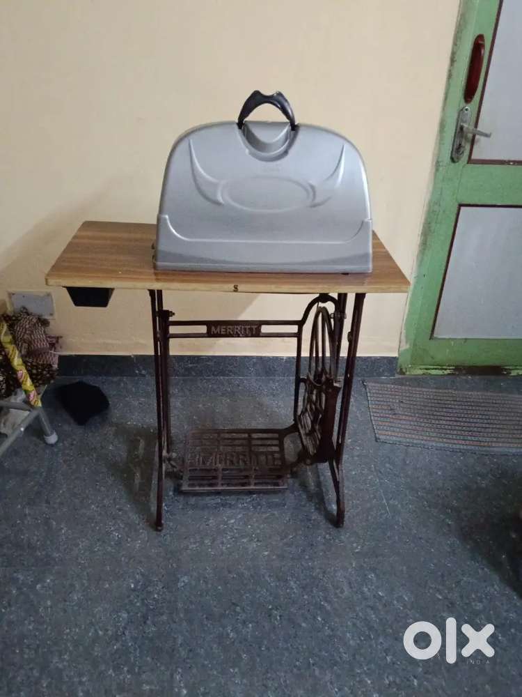 Sewing machine for sale