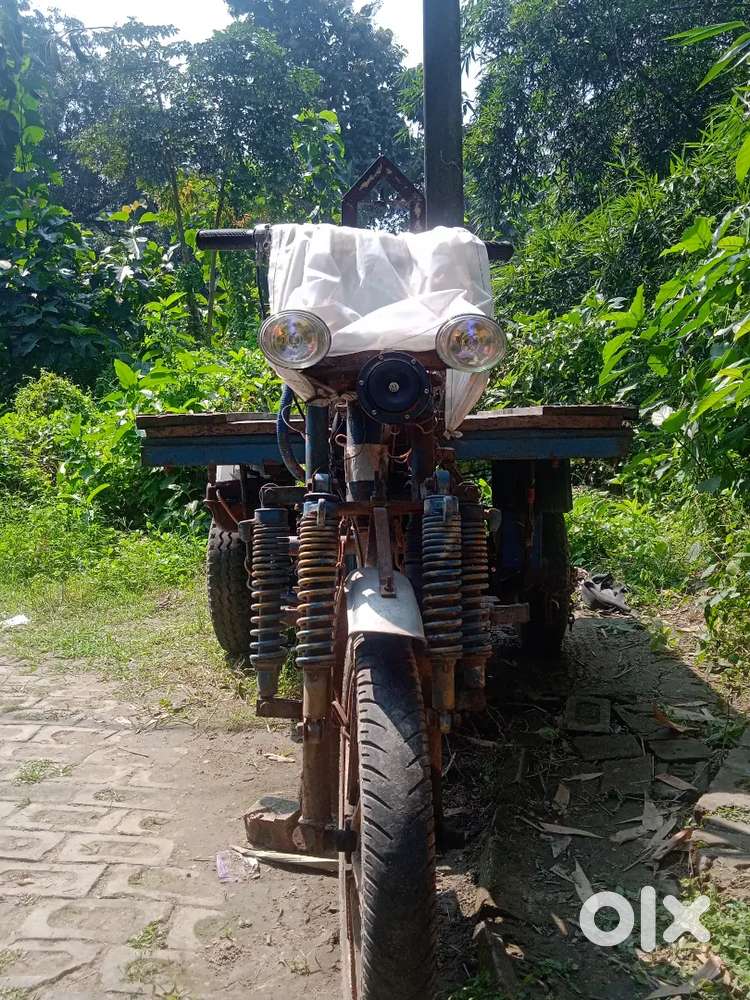 ফোর গিয়ার ইঞ্জিন ভ্যান