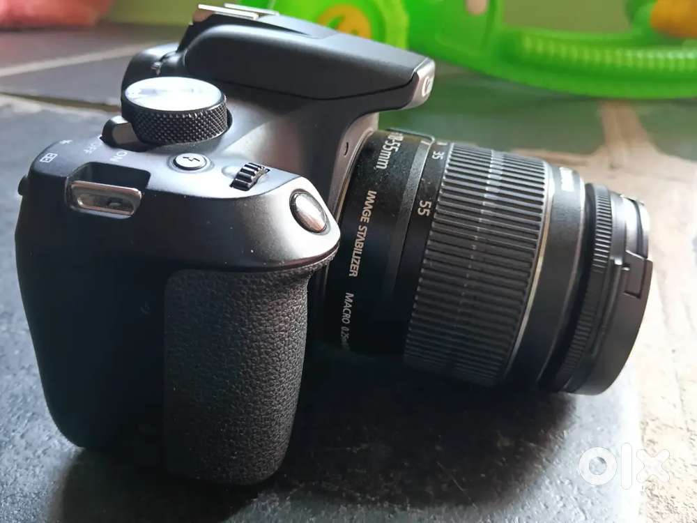 Canon eos 1300D (short lens)