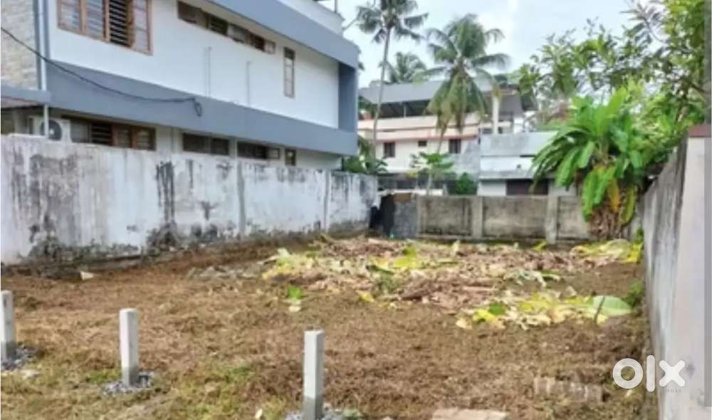 4Cent square plot for sale in bakery jn residential area