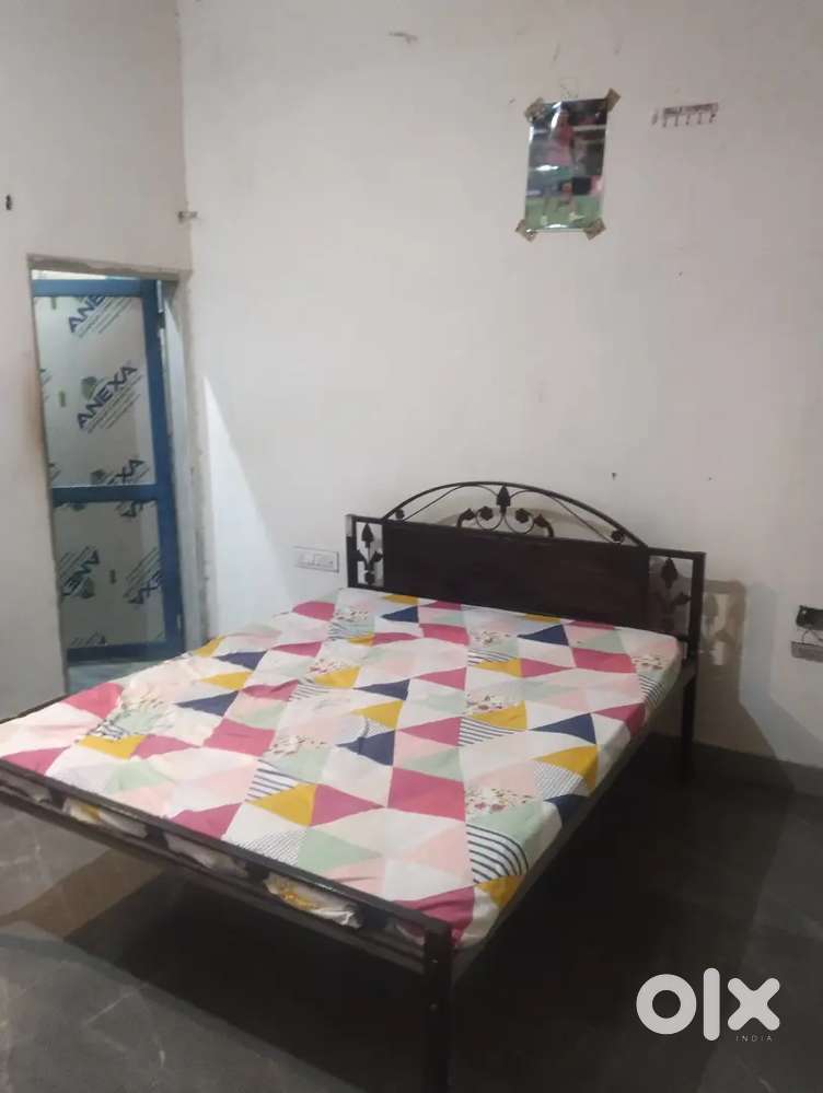 Fully furnished with bed ro,fridge,wifi, washing machine,gas,ac,cooler