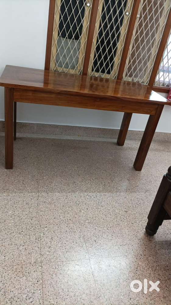 Computer table or desk