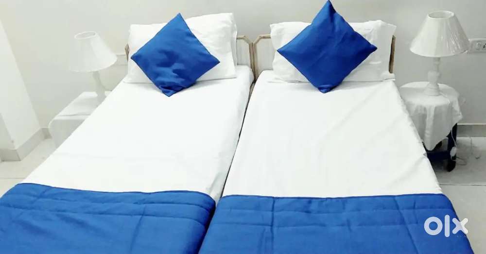 NO BROKERAGE 500+ Luxury Boys PGs with meals & amenities in Noida!