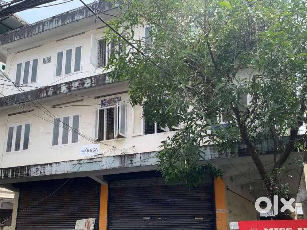 5000 sq. ft building on 10.5 cents of land