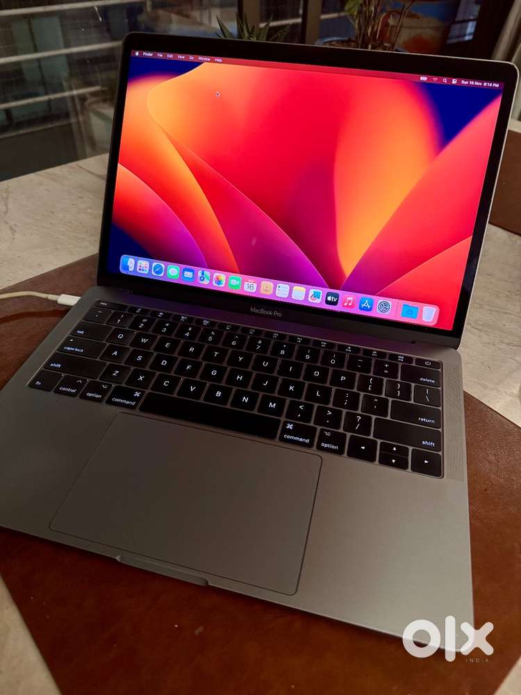 MacBook Pro i5 8Gb 256Gb