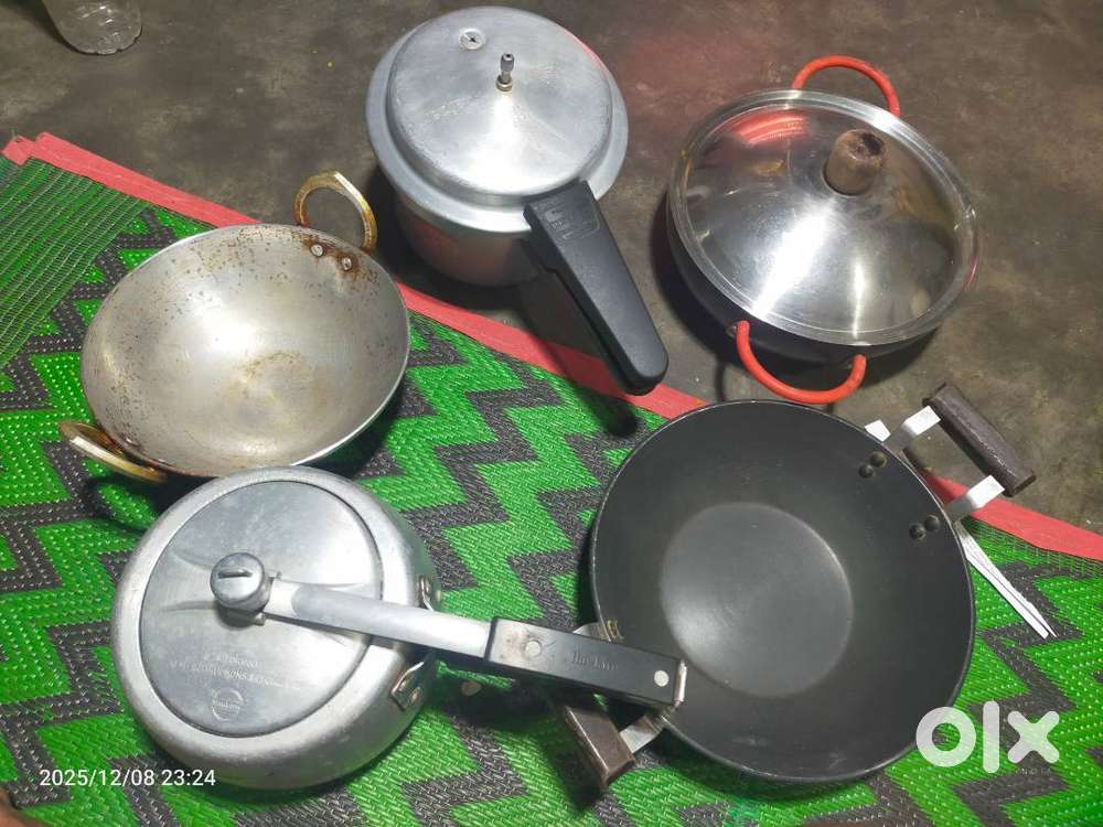 HAWKINS 3 LTR COOKER AUR HARD ANODISED KADAI