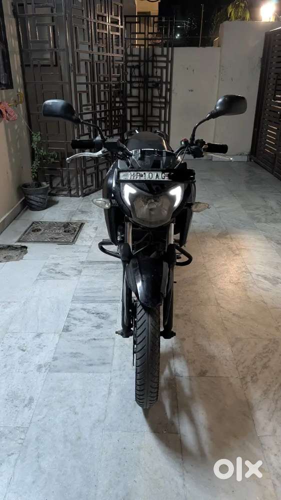 Selling TVS apache RTR 160 4V  Black  66k km driven