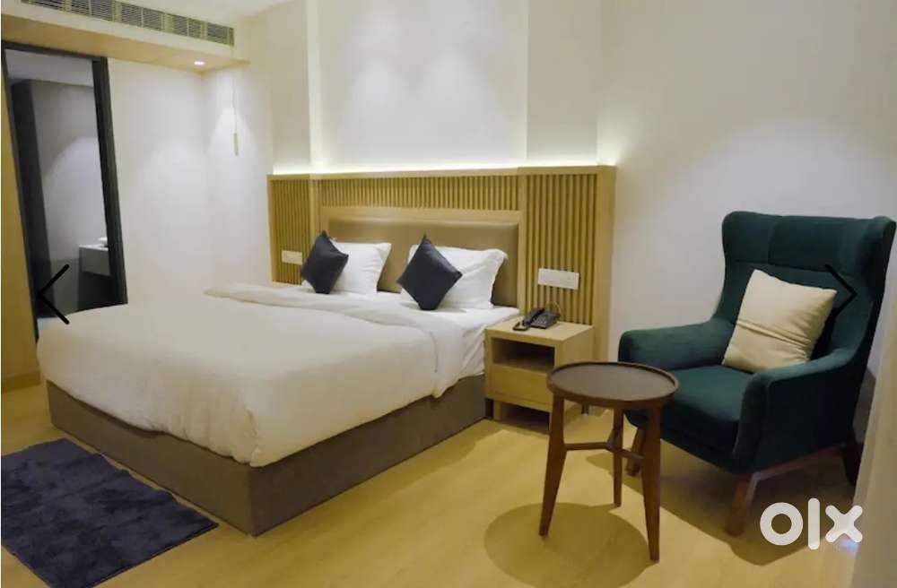 Need good looking female for hotel