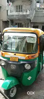 Bajaj auto riksha ,2021 model, company position, complete engine.,
