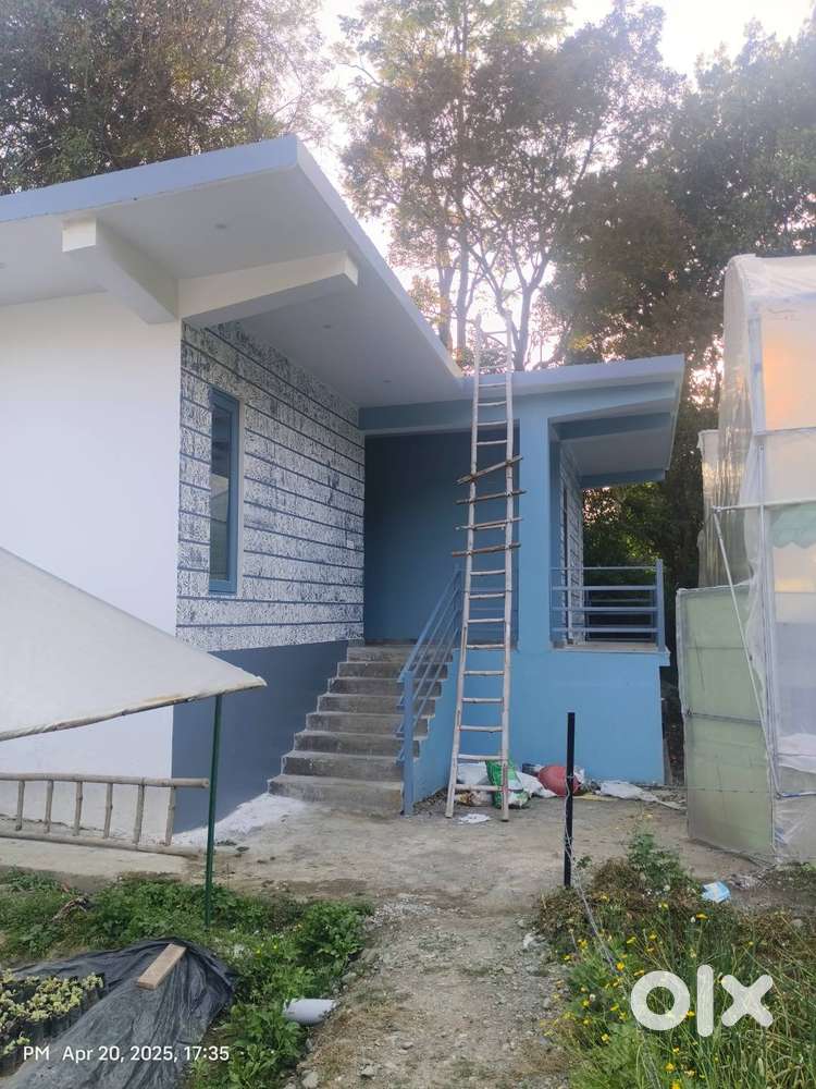 One room with mini kitchen n washroom