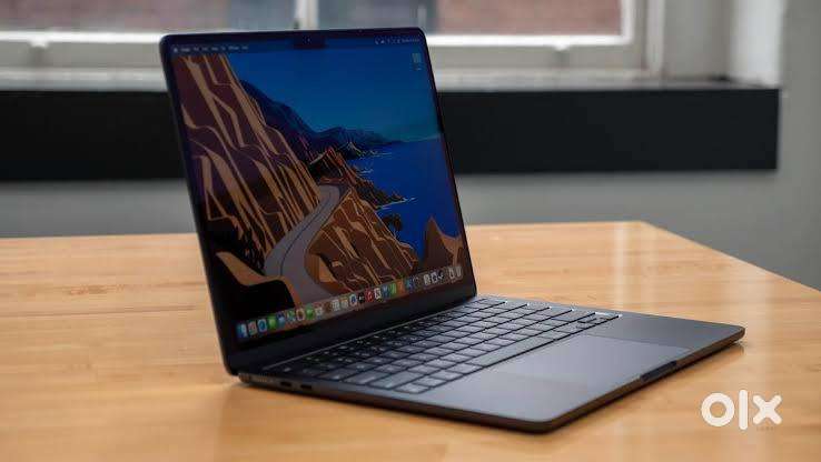 Apple Macbook Air M3 13 inches