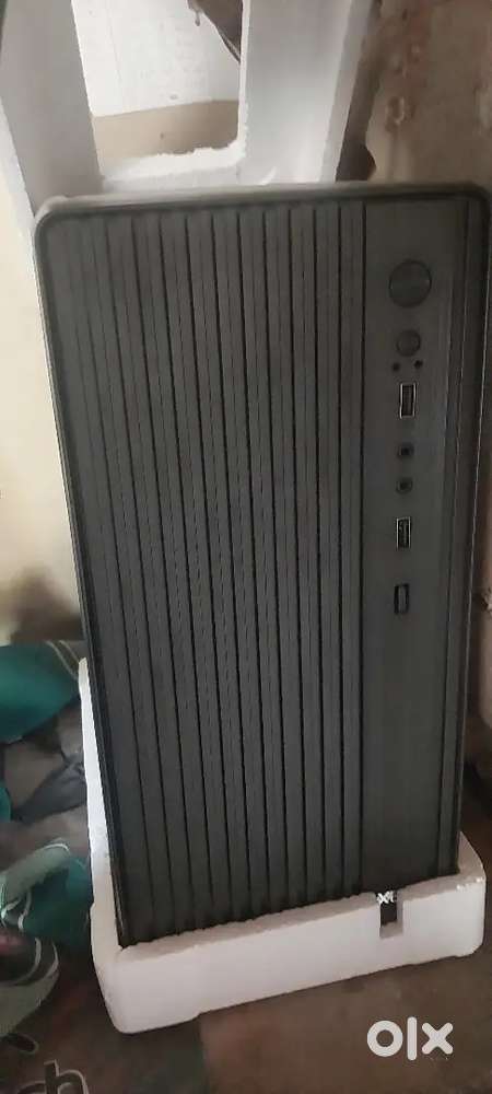 Intel Core i5  6th gen (8 GB / 256 GB/Windows 10 pro)Compute 19monitor