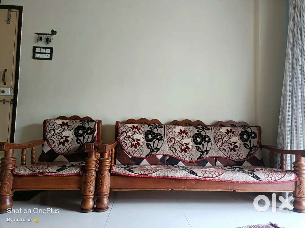 Safa set of pure Sagwan with 2 chairs and Table