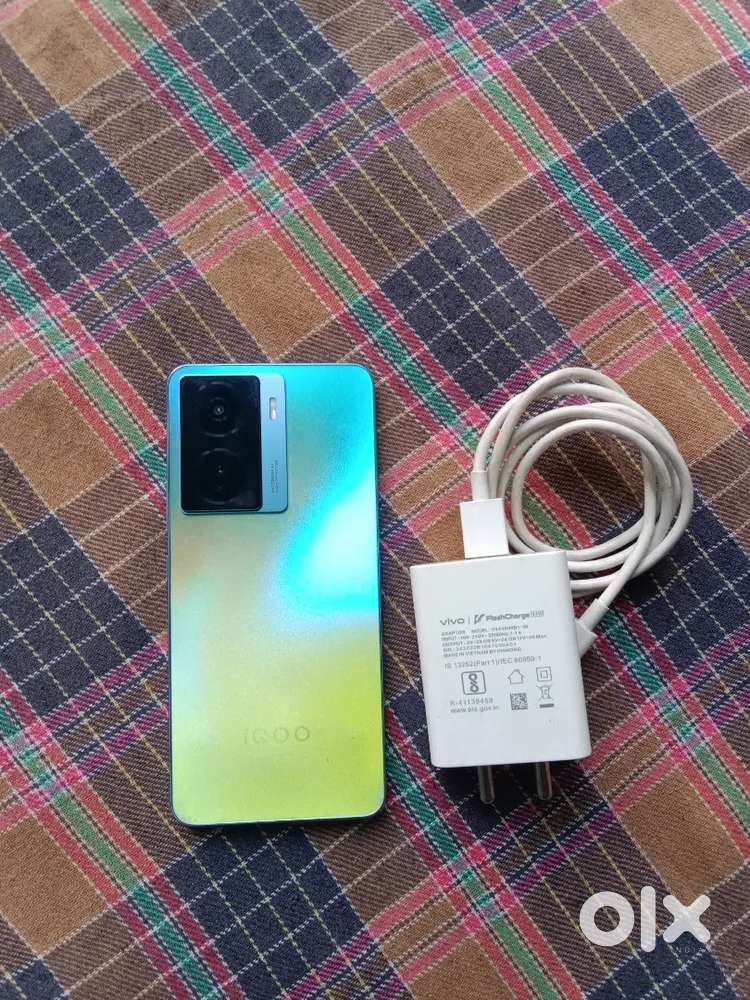 IQOO Z7 5G ( 8+8GB & 128GB )