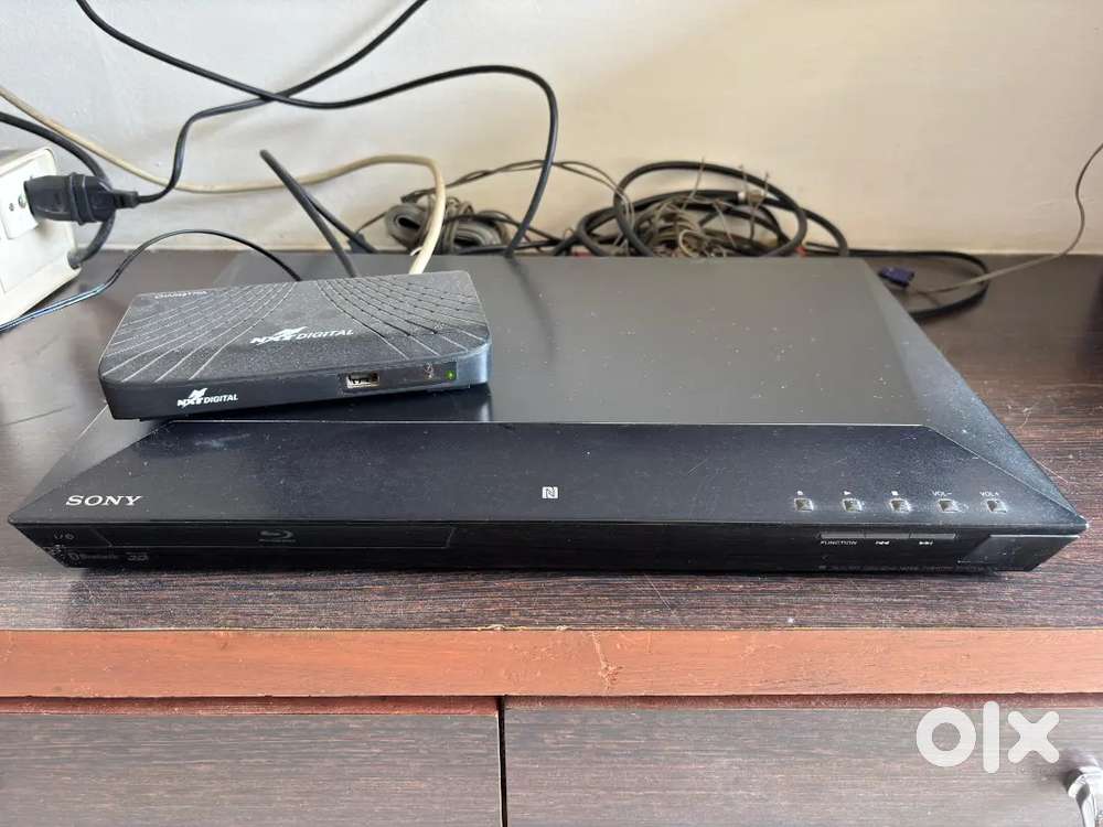 SONY BDV-E3100 5.1 CHANNEL 3D BLU-RAY DISC HOME THEATRE SYSTEM