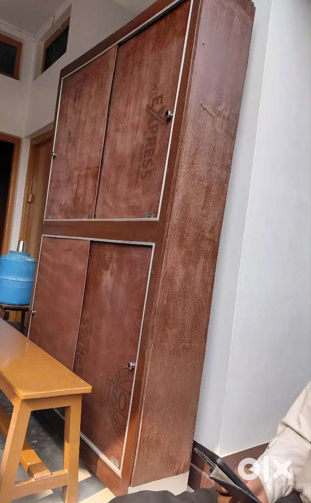 Almirah Extra h Unused Sell krna h