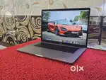Apple Macbook Pro i7/16/256gb/3.5Gb Graphics  15inch Retina Touchbar