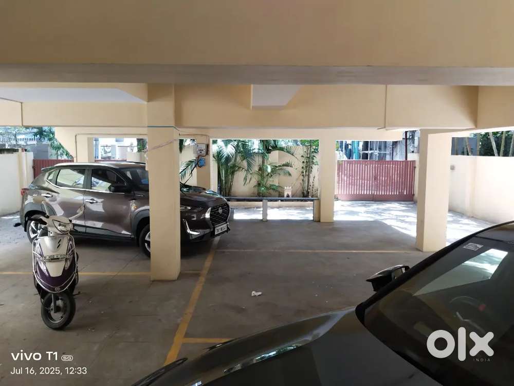 Gopalapuram near 3 BHK flat 1500 Sqft UDS 814 yr-9 Rs 2.50 Cr negotiab