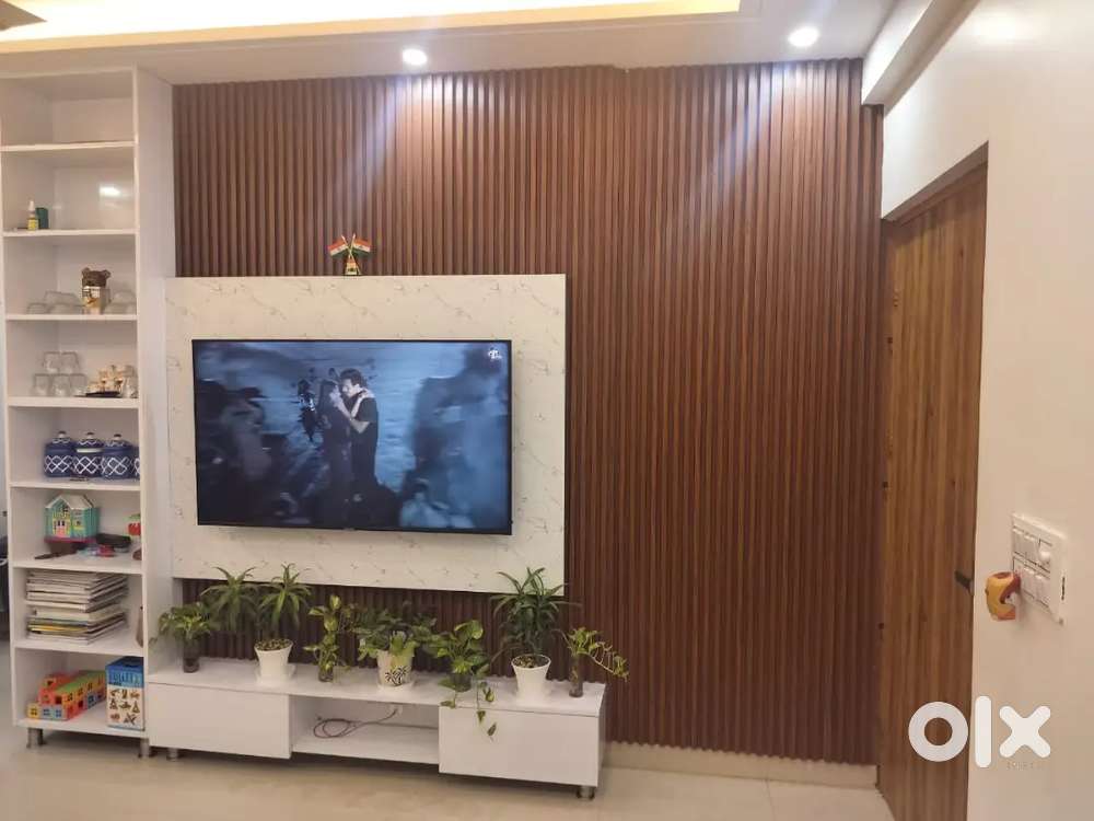 BPTP DISCOVERY 2BHK SEMI FURNISHED READY TO MOVE GATED SOCIETY...
