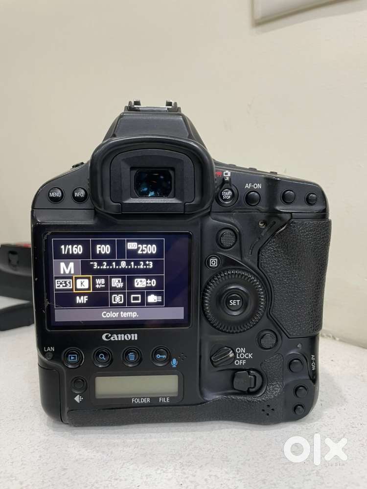 Canon 1 Dx mark ii with 28-105 camon lens and sigama 35mm lens