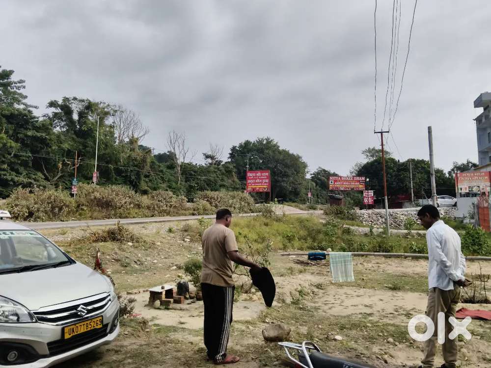 हरिद्वार नजीबाबाद रोड पर श्यामपुर दुर्गा मूर्ति के पास