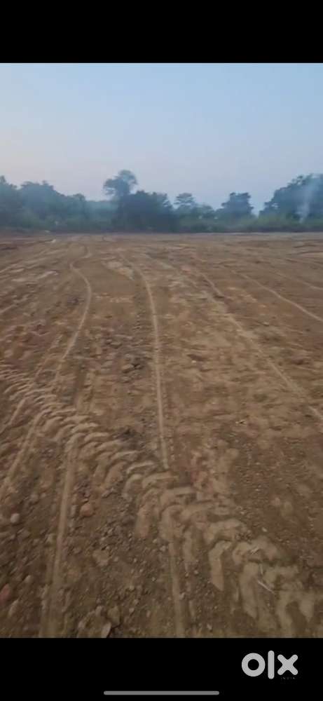 Kalli me jameen hai dakhil kharij