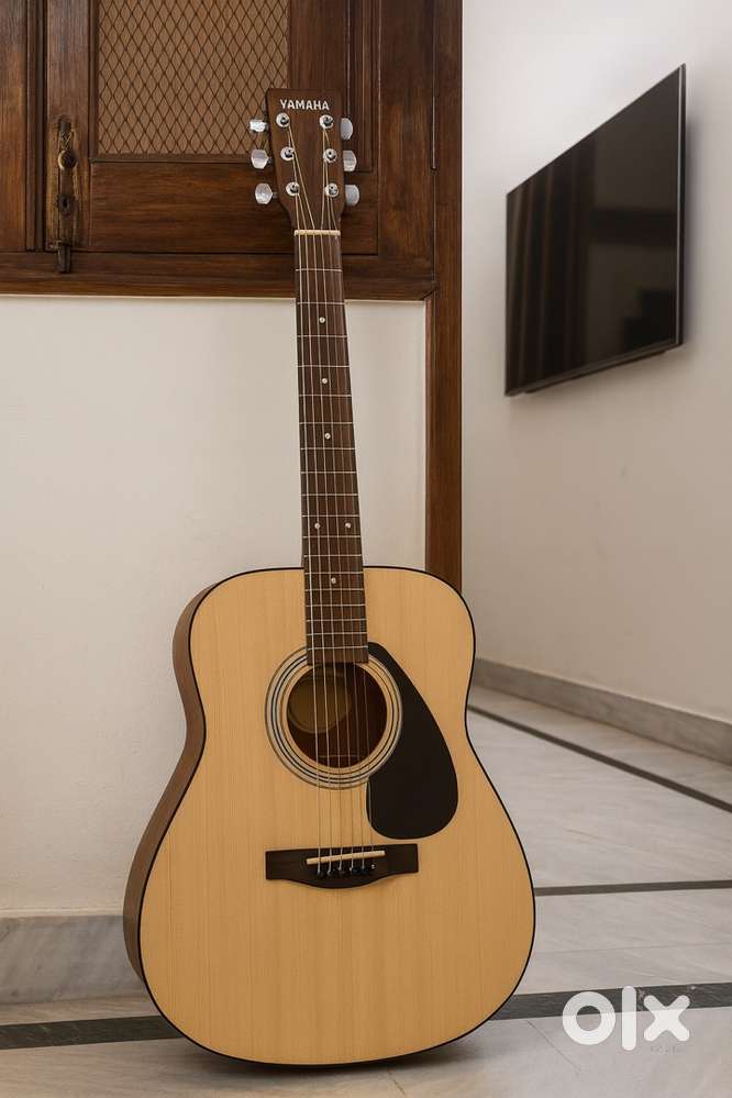Yamaha F280 Acoustic Guitar – Excellent Condition (Delhi)