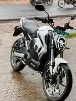 Revolt rv 400