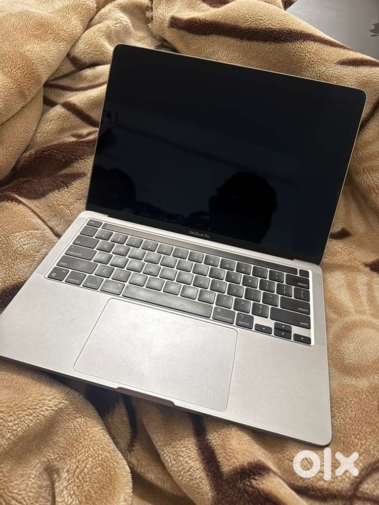 Macbook Pro M2 16GB 256GB