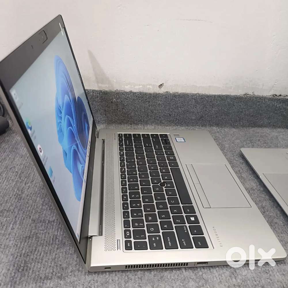 HP Elite Book 840 G6
 Intel Core i7 8thGen 
16 GB Ram 
256GB SSD Nvme