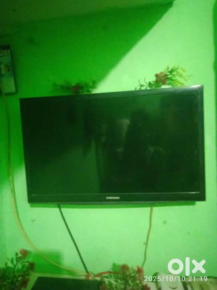 card is damage and  no efect in my tv and 24 inchs tv company samsung