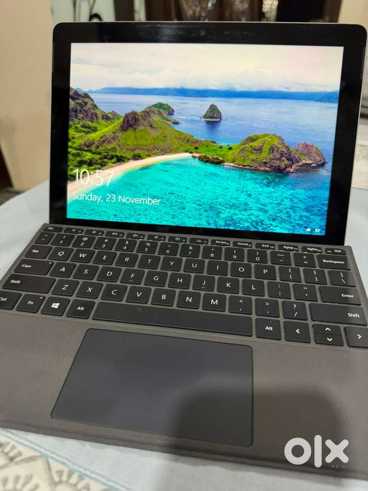 Microsoft surface laptop / tablet 10.5”