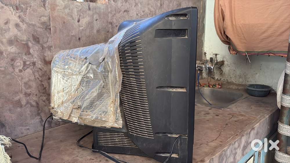 CRT TELEVISION for sale - Good condirion
