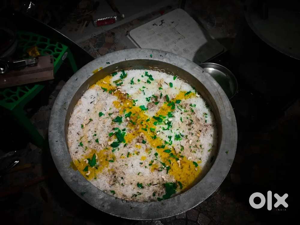I'm Chinese tandoor biriyani North indian gravy master available
