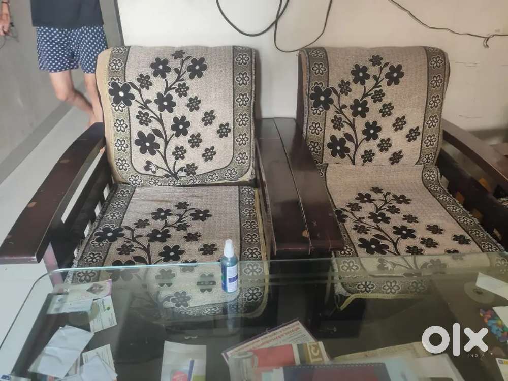 Sofa set with tea table (3+2)