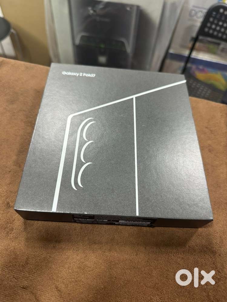 Samsung Galaxy Fold 7 Sealed cut