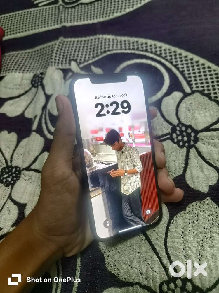 I phone 12 5g all ok all original not even single scratch