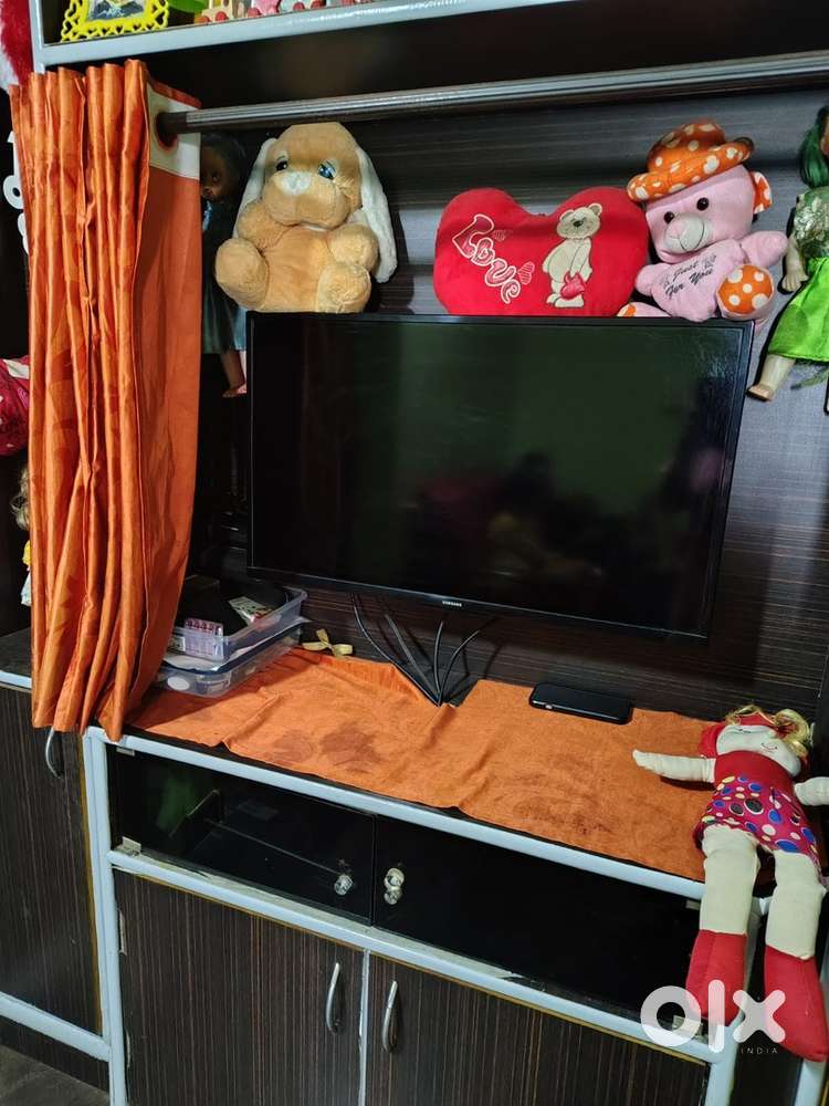 Samsung TV 32” - Excellent condition and less used