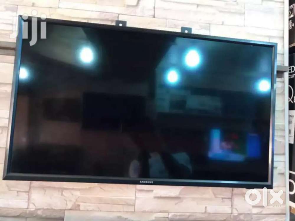 32'' Samsung TV 2022 Model Display Complaint