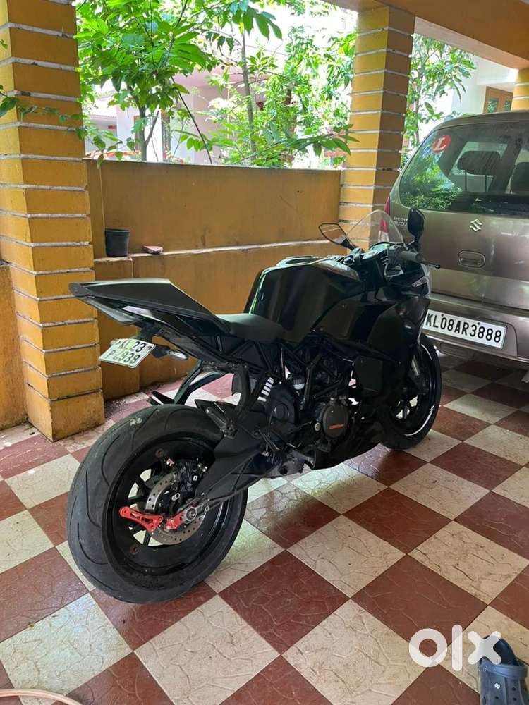 RC 200 BS4 FULL BLACK EDITION