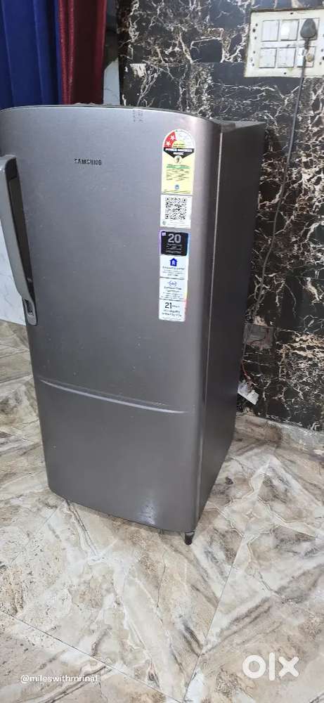 Samsung new condition refrizator 1.5 year old
